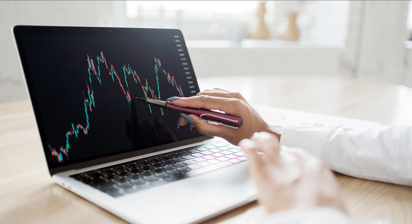 Bolsas globais operam com volatilidade após novos dados de inflação